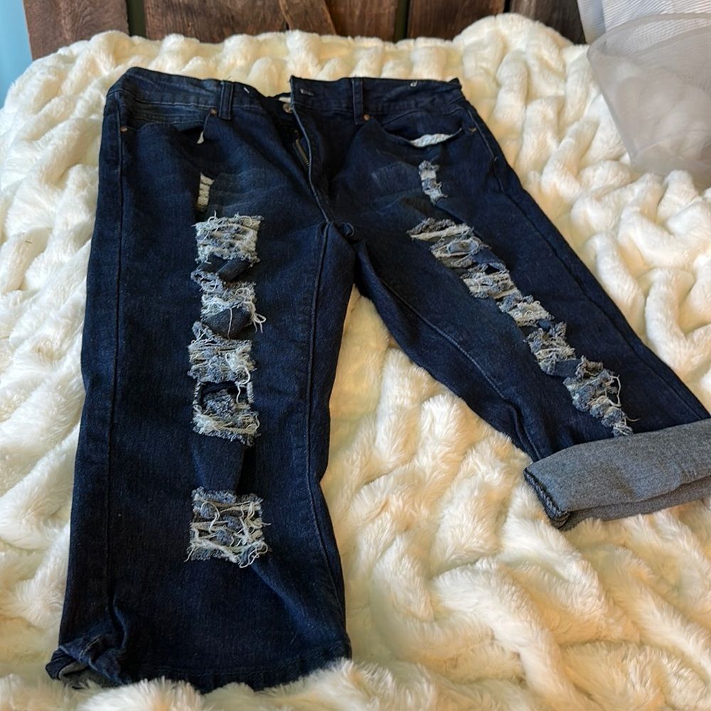 AQ CAPRI JEANS, distressed capri jeans, new condition